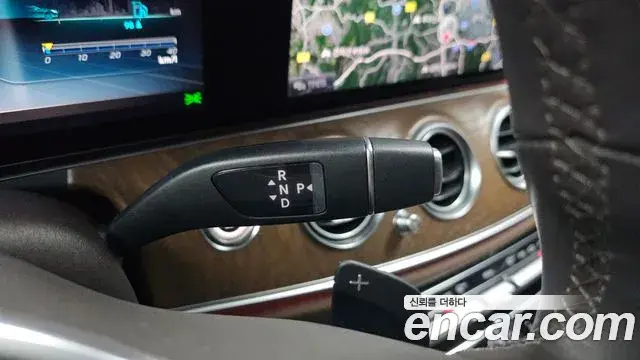 Mercedes-Benz E-Class 2019 — Фото 18/20