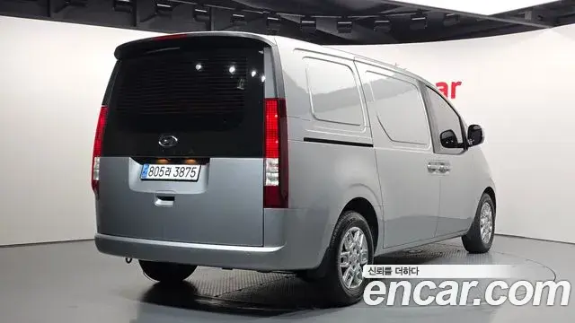 Hyundai Staria 2023 — Фото 2/20