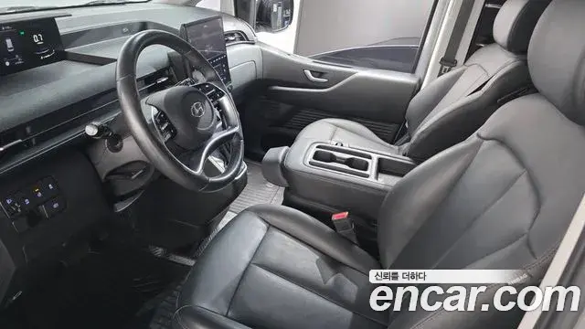 Hyundai Staria 2023 — Фото 7/20