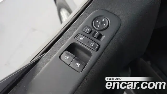 Hyundai Staria 2023 — Фото 12/20