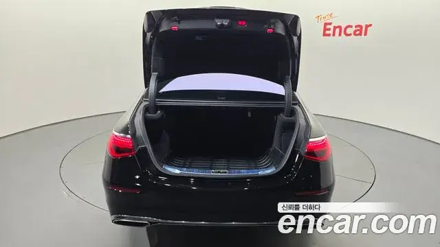 Mercedes-Benz S-Class 2022 — Photo 19/20