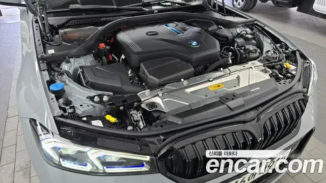BMW 3 Series 2023 — Photo 18/20