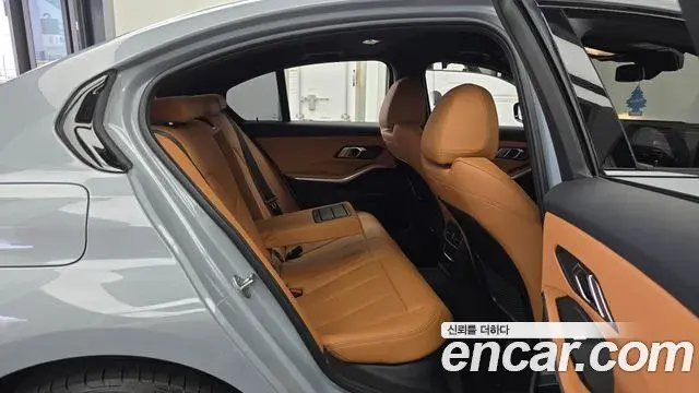 BMW 3 Series 2023 — Photo 7/20