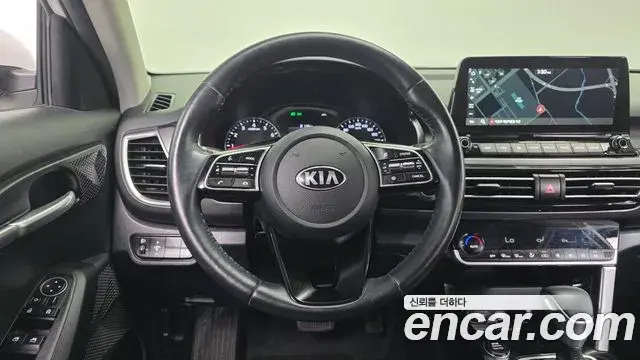 Kia Seltos 2021 — Фото 14/20