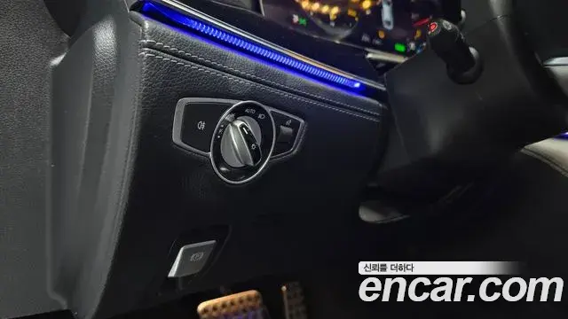 Mercedes-Benz AMG GT 2021 — Фото 14/20