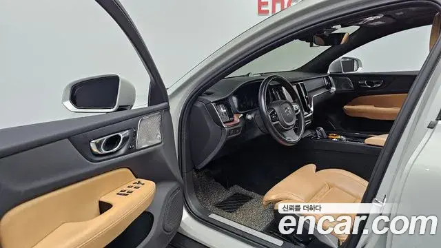 Volvo V60 Cross Country 2020 — ფოტო 38/38