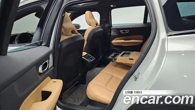 Volvo V60 Cross Country 2020 — ფოტო 1/38
