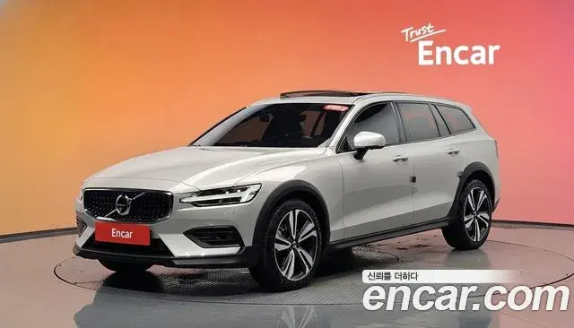 Volvo V60 Cross Country 2020 — ფოტო 8/38
