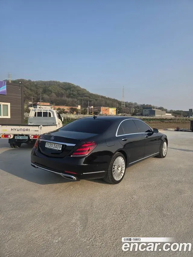 Mercedes-Benz S-Class 2020 — ფოტო 16/20