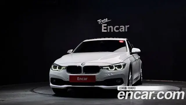 BMW 3 Series 2018 — ფოტო 3/30
