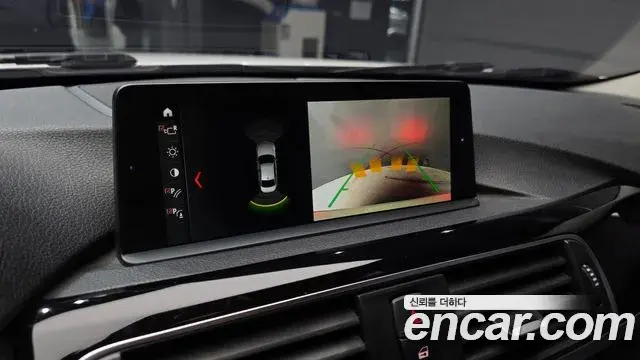 BMW 3 Series 2018 — ფოტო 17/30