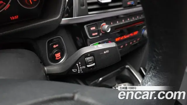 BMW 3 Series 2018 — ფოტო 2/30