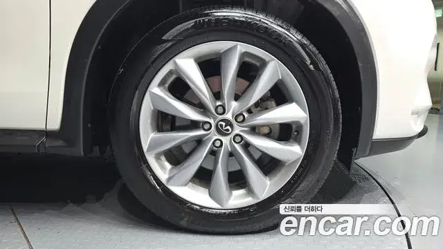 Infiniti QX50 2019 — ფოტო 17/30