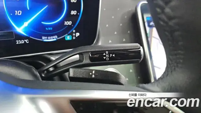 Mercedes-Benz EQE 2022 — ფოტო 9/24