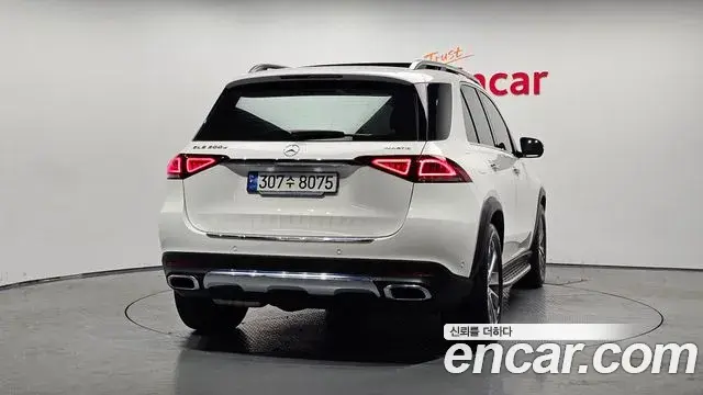 Mercedes-Benz GLE-Class 2023 — ფოტო 14/20