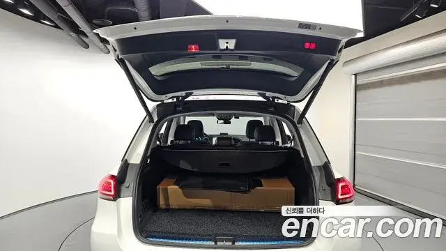 Mercedes-Benz GLE-Class 2023 — ფოტო 7/20