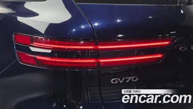 Genesis GV70 2024 — Photo 8/33