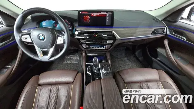 BMW 5 Series 2021 — Photo 31/32