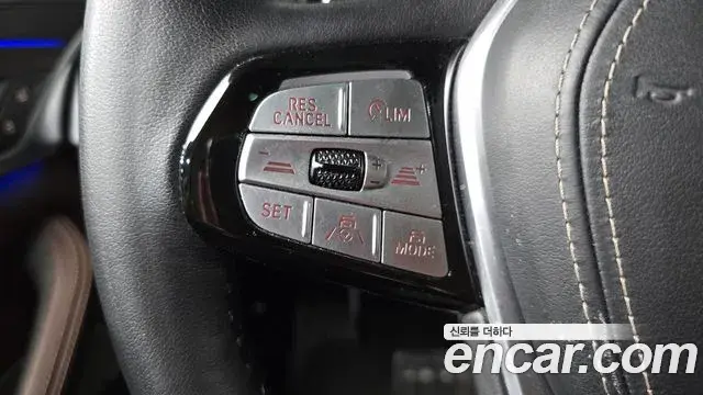 BMW 5 Series 2021 — Photo 9/32