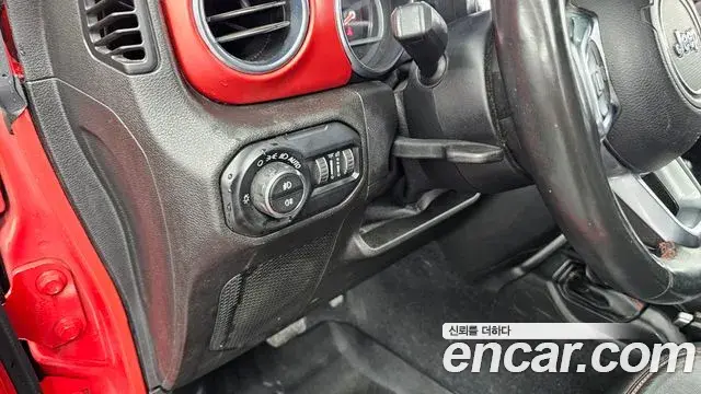Jeep Wrangler 2019 — Şəkil 16/29