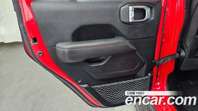 Jeep Wrangler 2019 — Şəkil 2/29