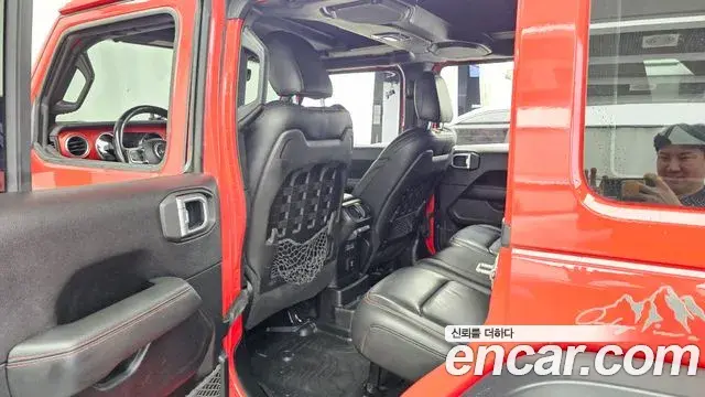 Jeep Wrangler 2019 — Şəkil 20/29