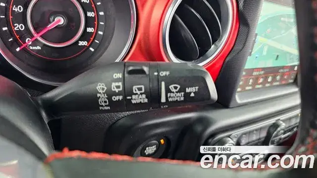 Jeep Wrangler 2019 — Şəkil 28/29