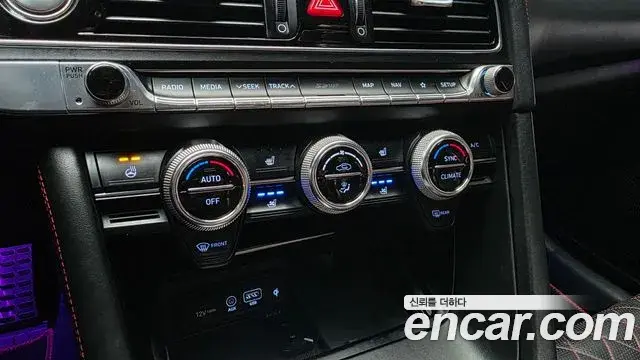 Genesis G70 2018 — ფოტო 19/20