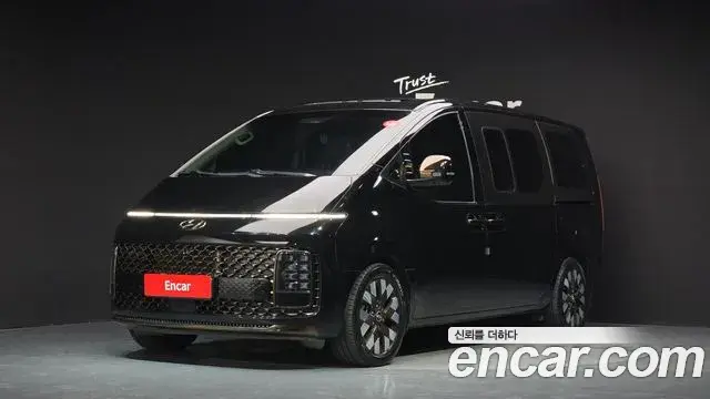 Hyundai Staria 2021 — Photo 1/35