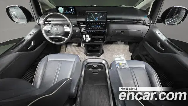 Hyundai Staria 2021 — Photo 12/35