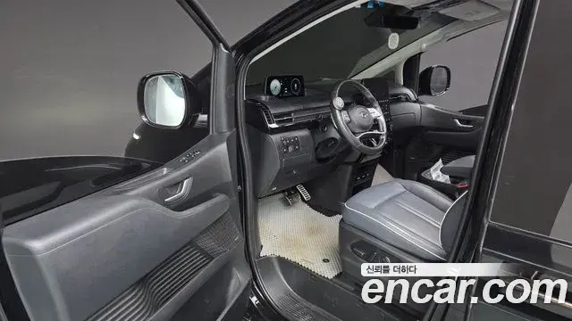 Hyundai Staria 2021 — Photo 25/35