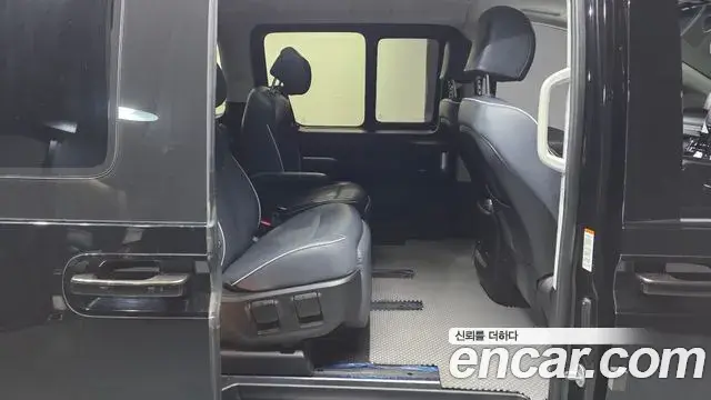 Hyundai Staria 2021 — Photo 34/35