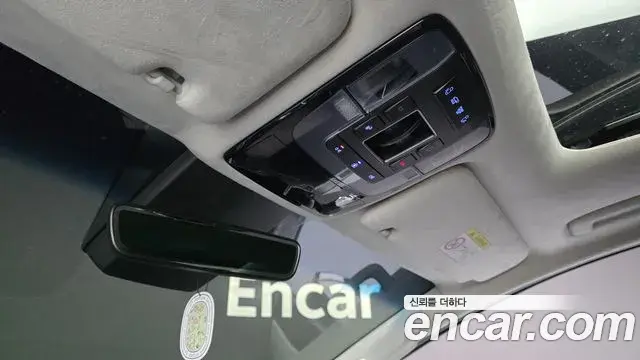 Hyundai Staria 2021 — Photo 32/35