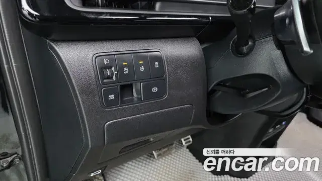 Hyundai Staria 2021 — Photo 3/35