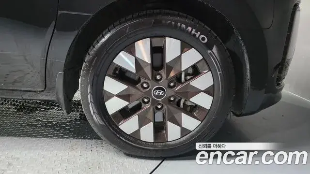 Hyundai Staria 2021 — Photo 31/35