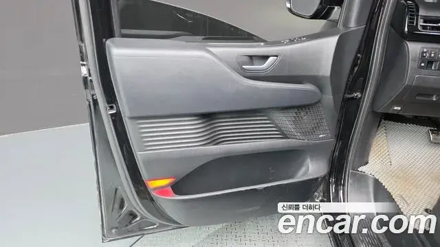 Hyundai Staria 2021 — Photo 23/35