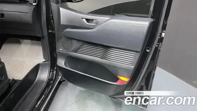 Hyundai Staria 2021 — Photo 19/35
