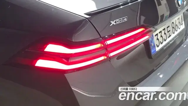 BMW 5 Series 2025 — ფოტო 17/30