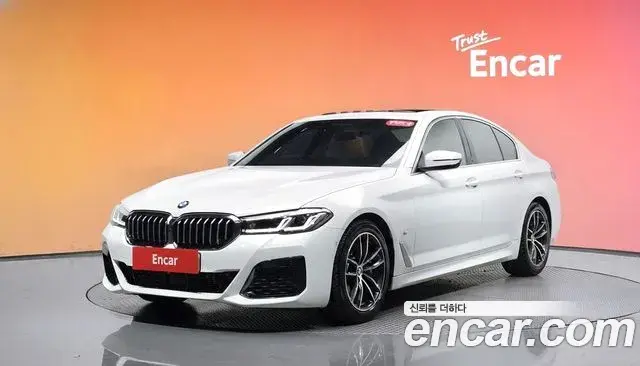 BMW 5 Series 2021 — Фото 1/20