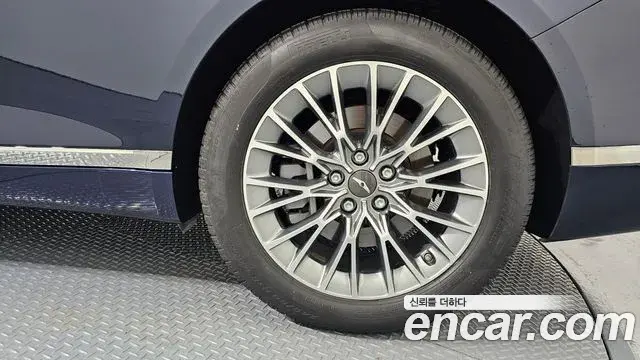 Genesis G80 2023 — Şəkil 33/34