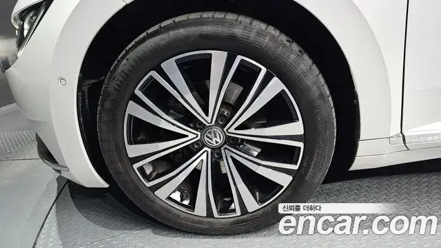 Volkswagen Arteon 2019 — Photo 7/33
