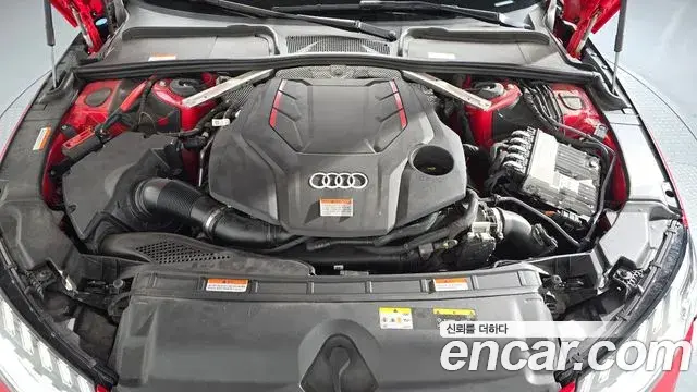 Audi A4 2021 — Фото 6/20