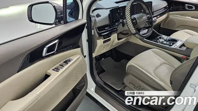 Kia Carnival 2025 — Photo 29/32
