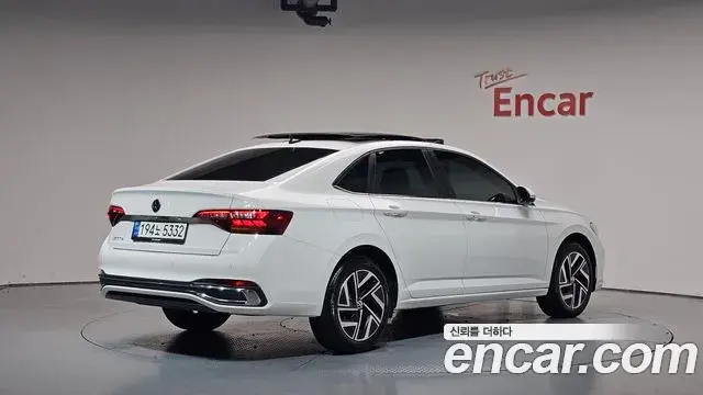 Volkswagen Jetta 2024 — Photo 29/36