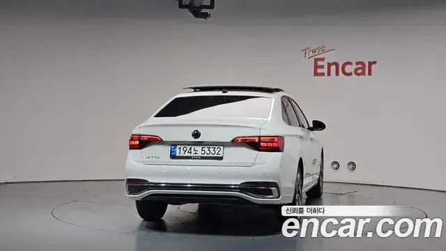 Volkswagen Jetta 2024 — Photo 32/36