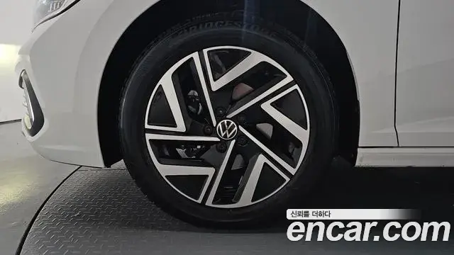 Volkswagen Jetta 2024 — Photo 13/36
