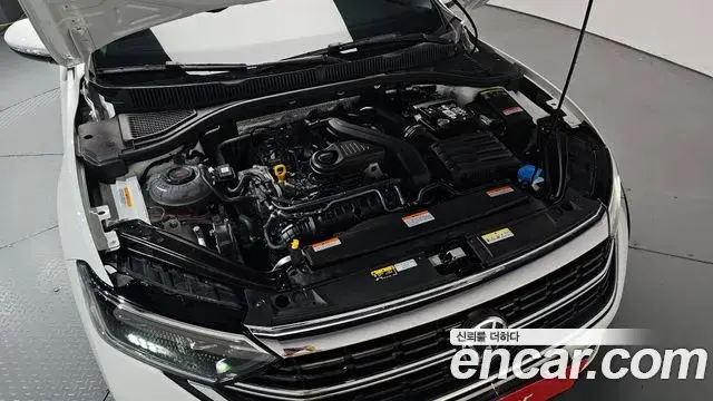 Volkswagen Jetta 2024 — Photo 9/36