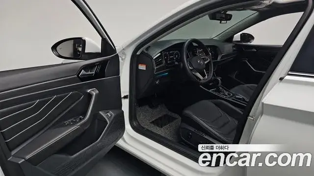 Volkswagen Jetta 2024 — Photo 34/36