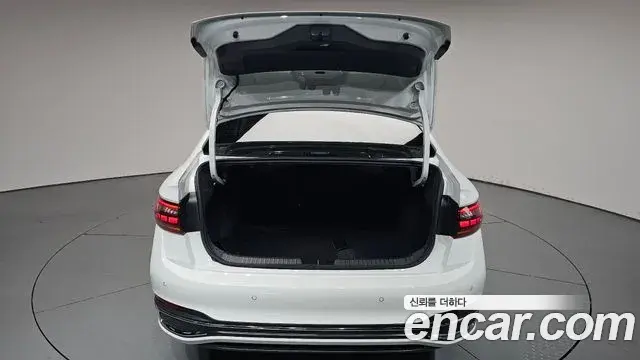 Volkswagen Jetta 2024 — Photo 14/36