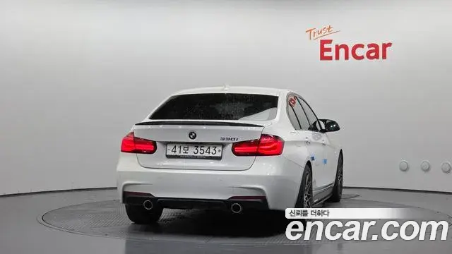 BMW 3 Series 2018 — Фото 4/20